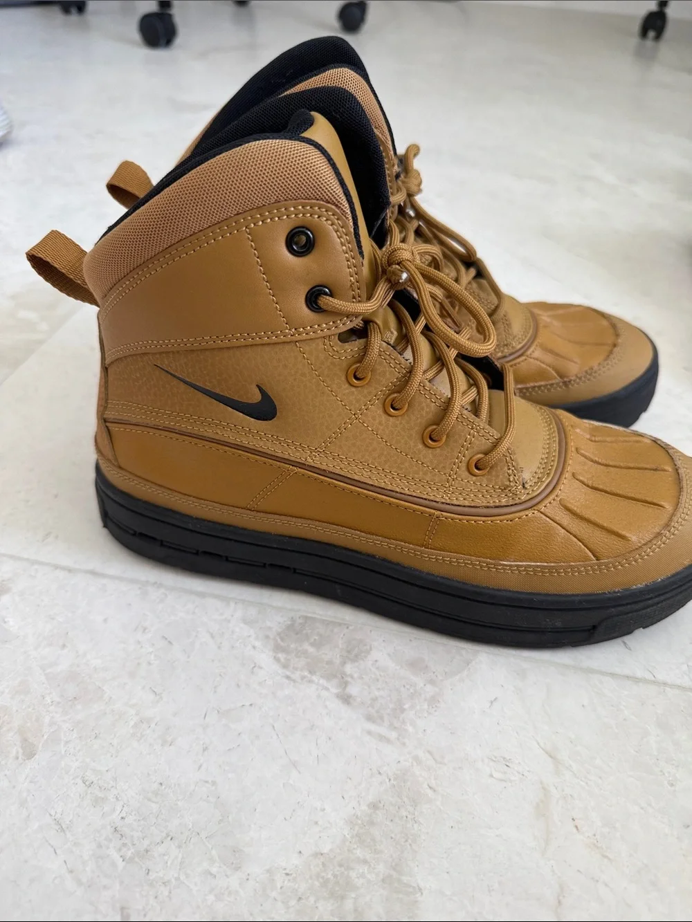 Nike Youth Wheat/Black High-Top Winter Boots